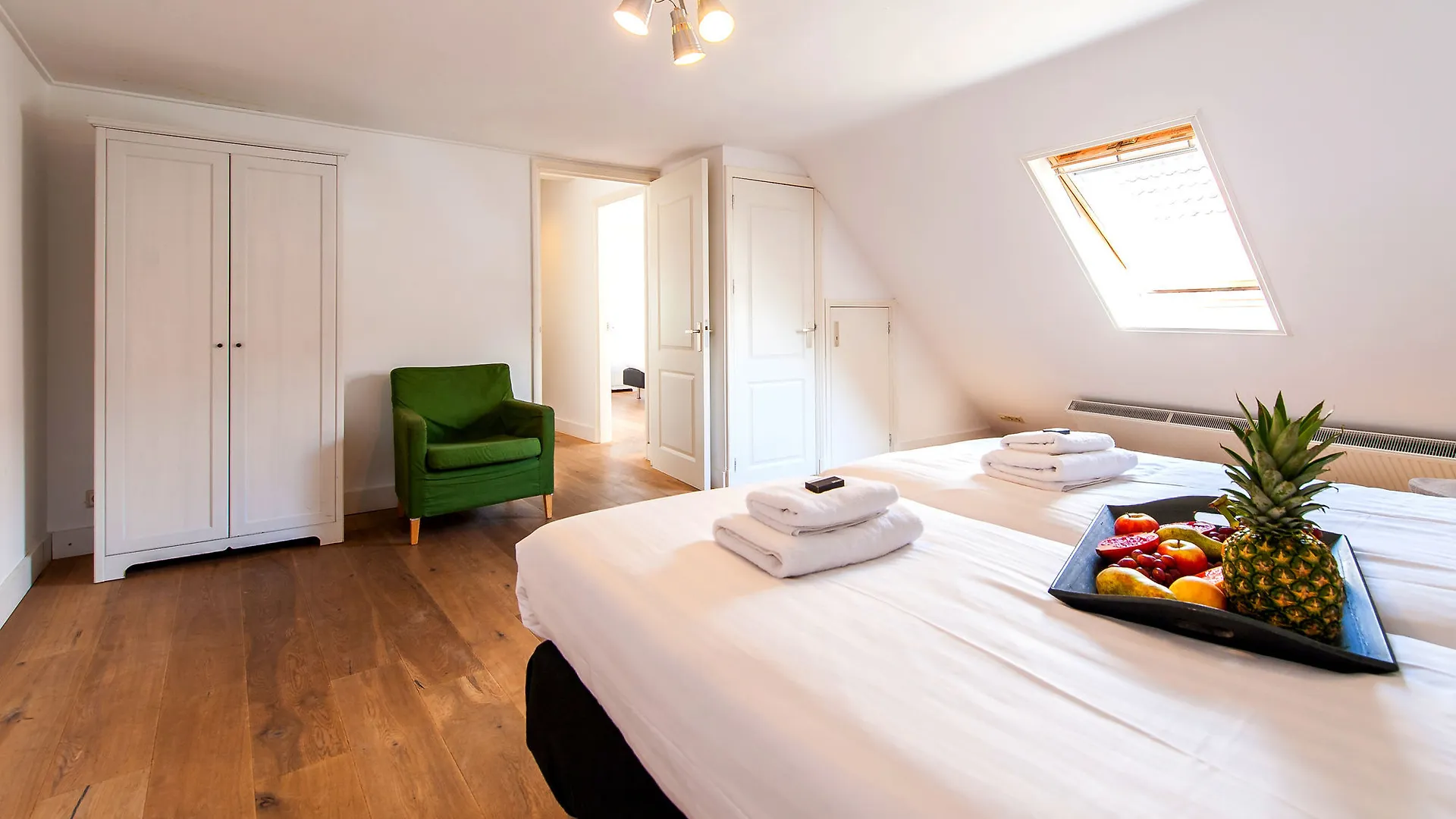 Amsterdam Centre Harbour Apartments 3*,
